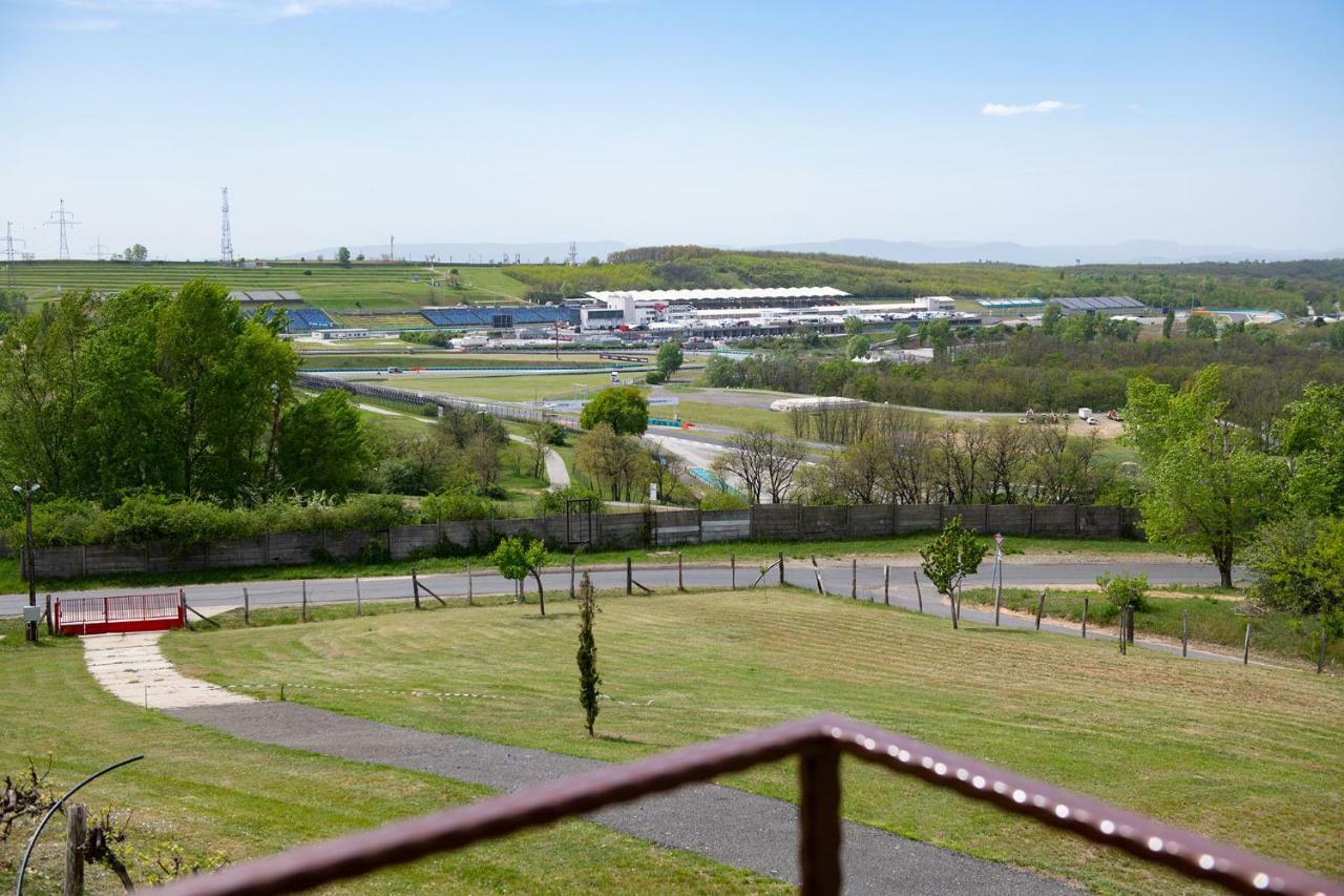 MogyoródKamaras Ring House住宿加早餐旅馆 外观 照片