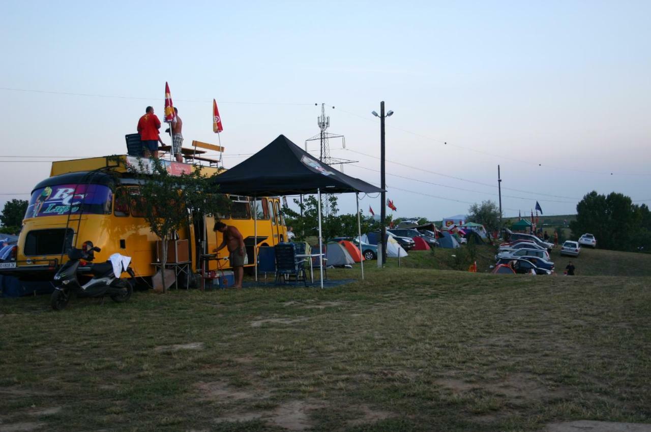 MogyoródKamaras Ring House住宿加早餐旅馆 外观 照片